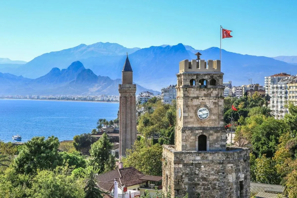 Deer Hostel & Hotel Antalya