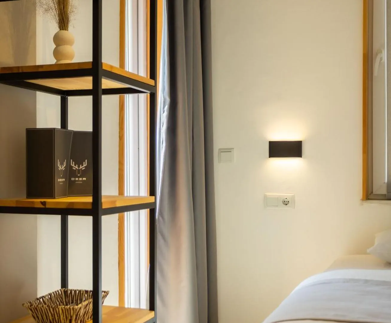 Deer Hostel & Hotel Antalya